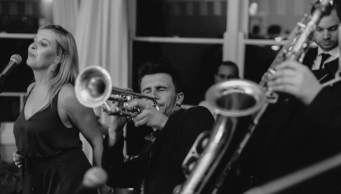 reception-music-4.png